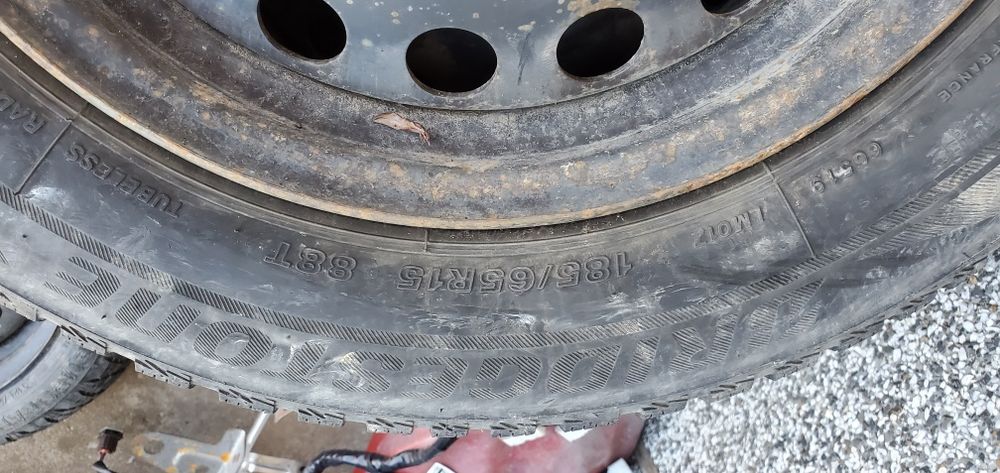 Продавам джанти с гуми за Нисан, Рено, Дачия