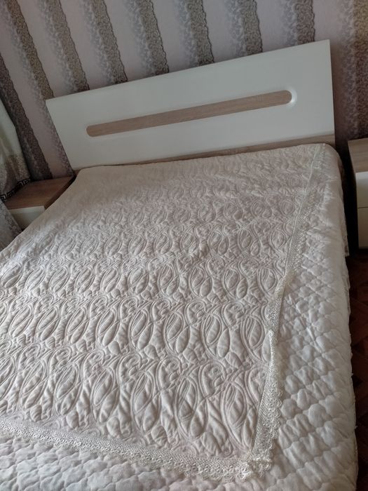 Срочно продам спальный гарнитур