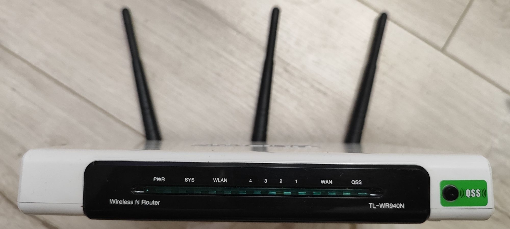 Модем DSL-2640U, и Роутер TL-WR940N