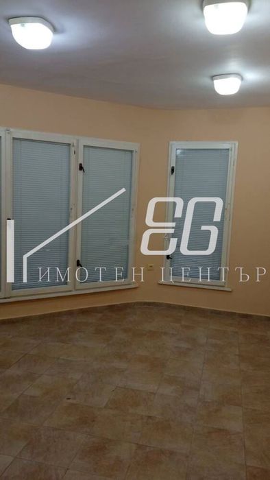 Офис в Варна-Младост 1 площ 30 цена 500