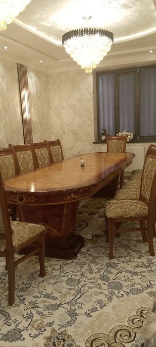 Мебел стол и стулья