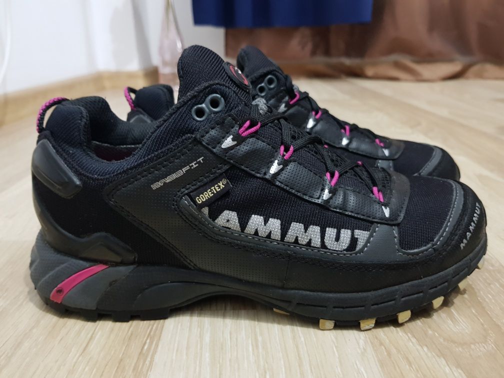 Adidasi Mammut Gore Tex mărimea 37 nike jordan boost