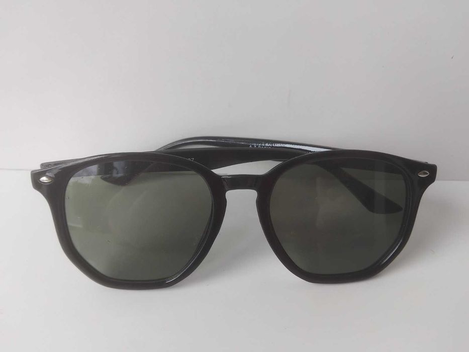 Слънчеви очила с тъмни стъкла унисекс модел