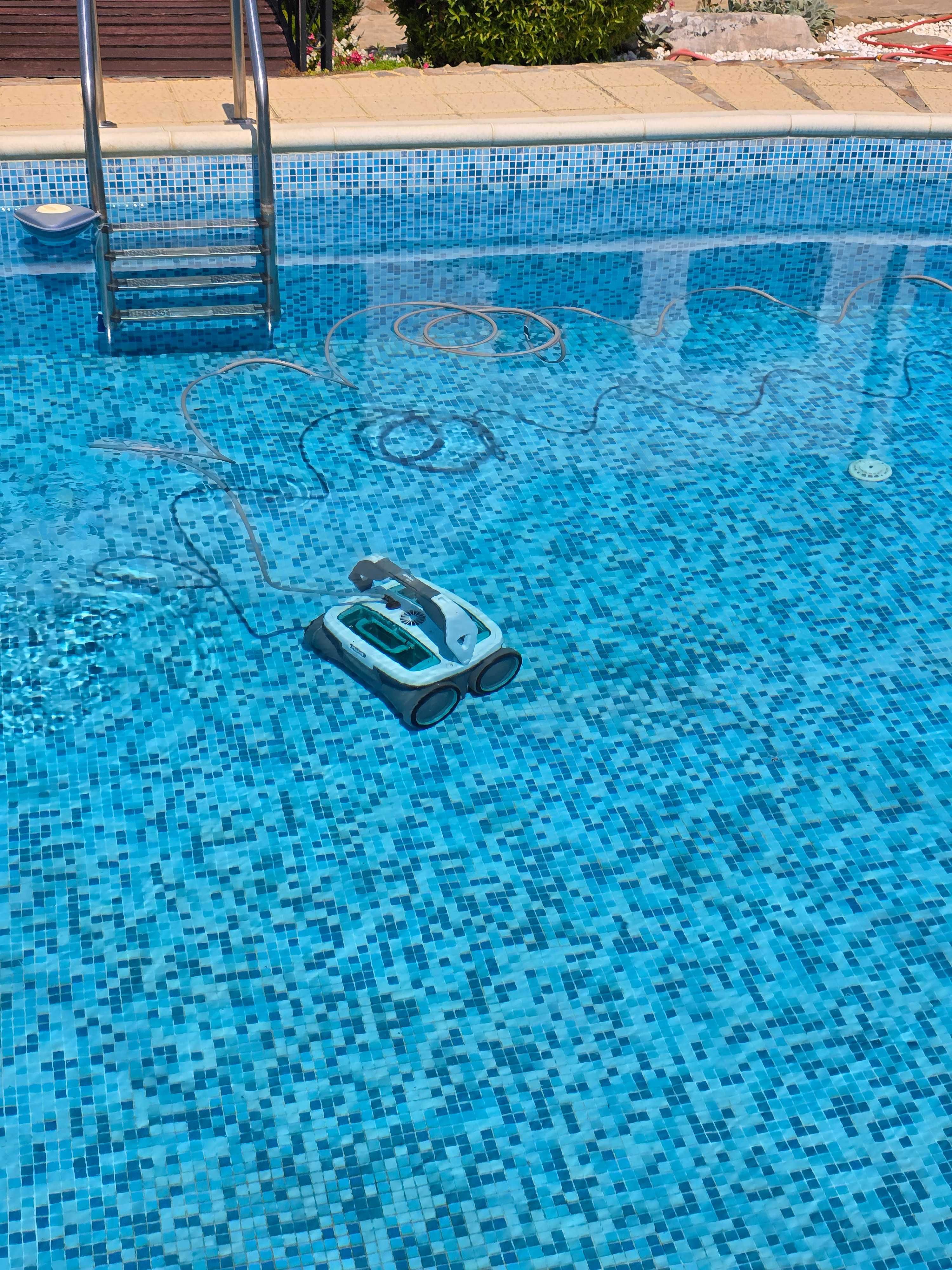 IROBOT MIRRA 530 pool cleaning robot