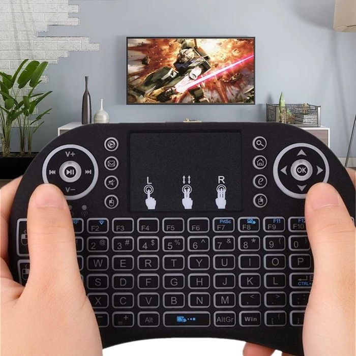 Air Mouse Wireless cu Control prin Voce, Mini Tastatura Iluminata RGB