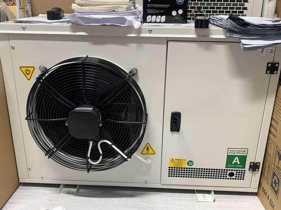 Agregat vitrina frigorifica carcasat reglaj capacitiv compresor digita