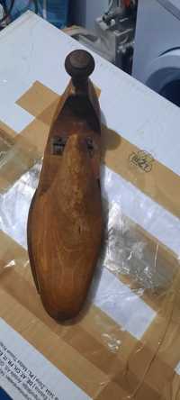 Formă de pantof din lemn