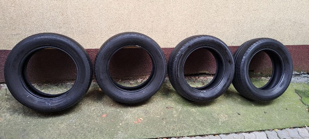 Vând cauciucuri de vară 16