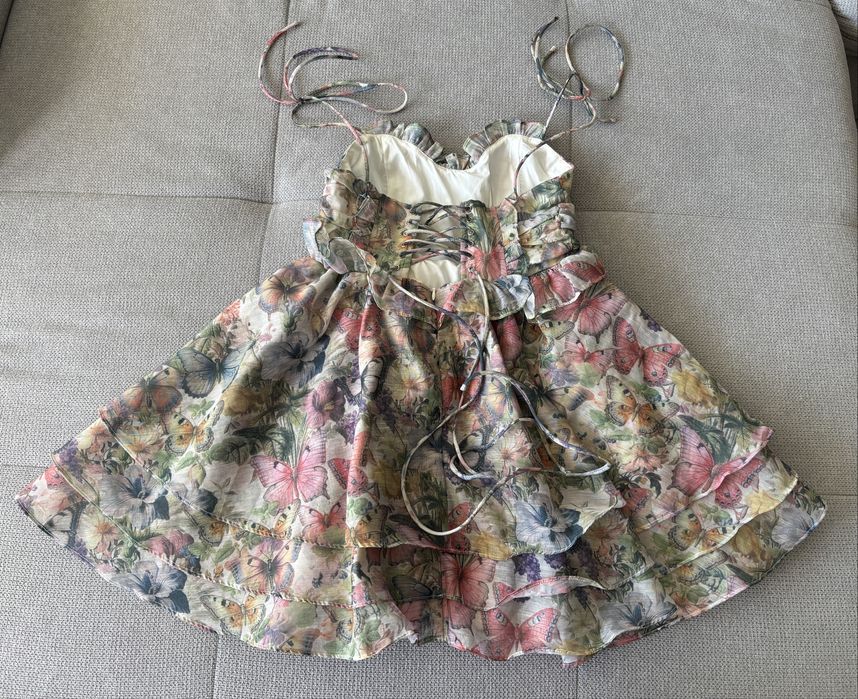 Шарена рокличка подходяща за слециални поводи и ежедневие