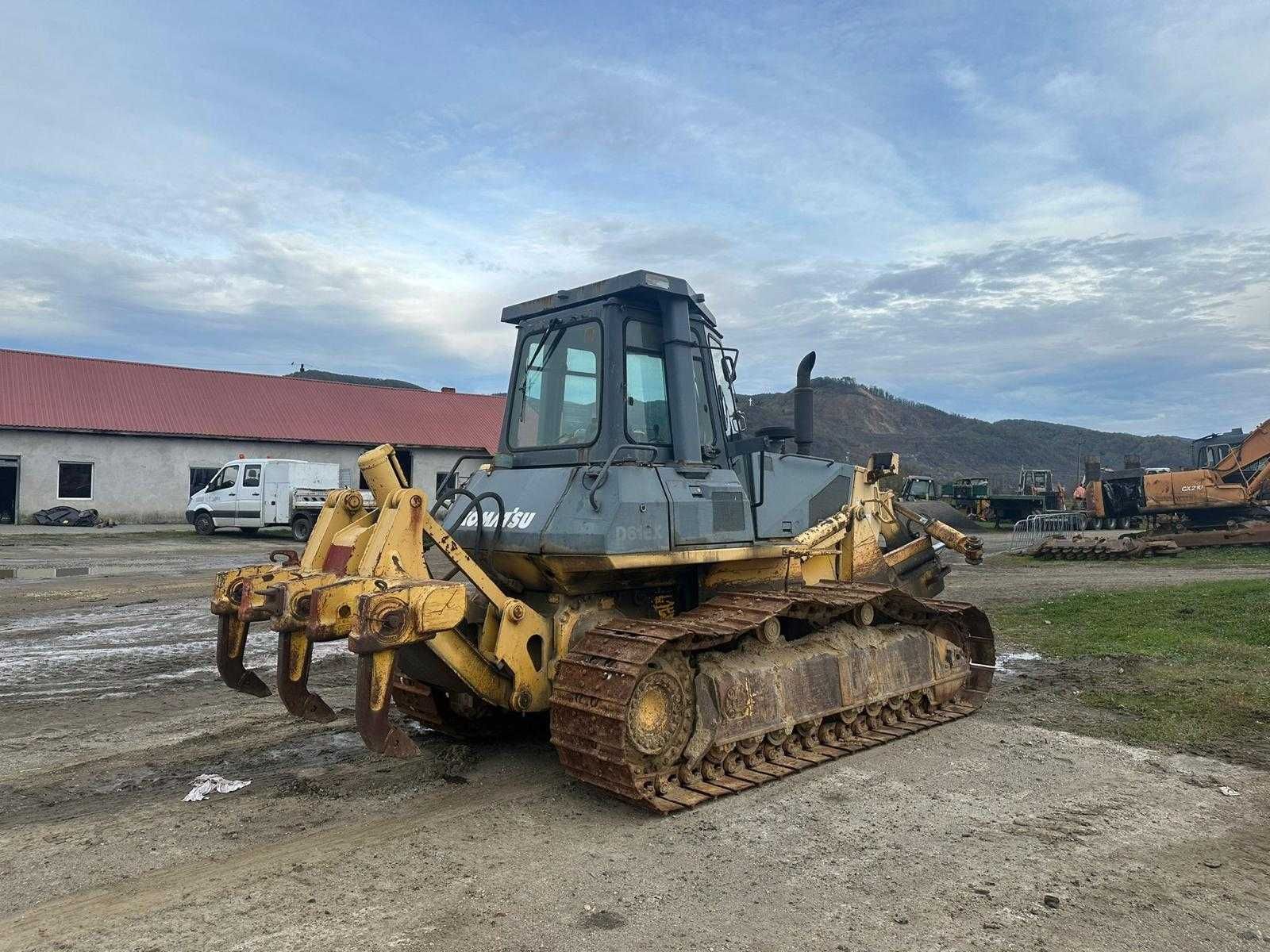 Dezmembrez Buldozer Komatsu D65 EX - 12
