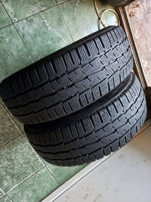 2 anvelope 215/60/17 C Michelin