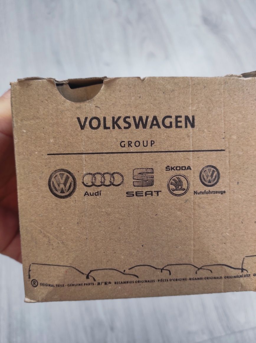 Senzor debit de aer Volkswagen VAG 04L906461B