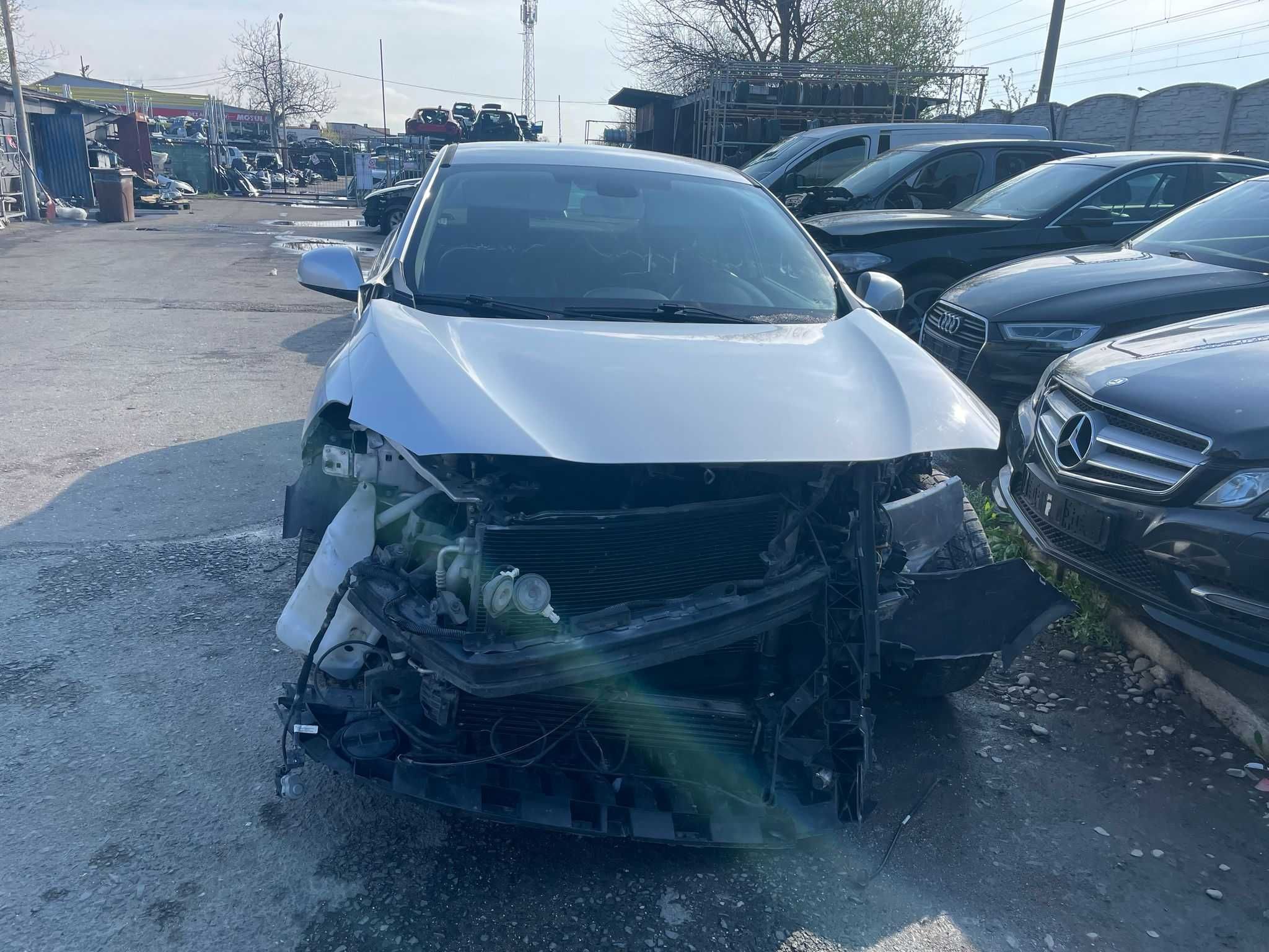 Dezmembrez Renault Fluence 1.5 DCi an 2010