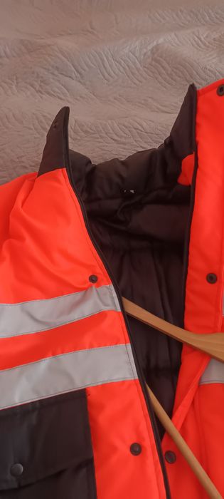 Продавам зимни обувки и зимен комплект