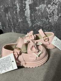 Pantofiori fetite