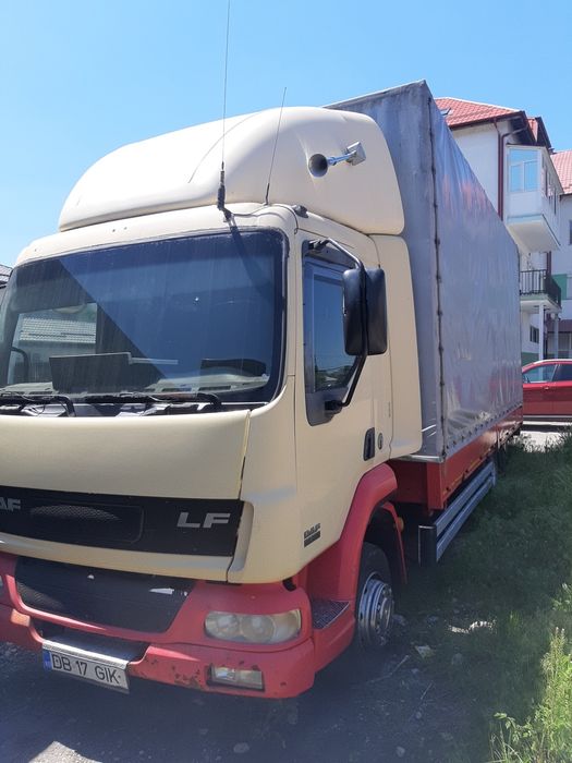De vînzare Camion daf lf 45 220 10 T 15 europaleti lift tavan decopert