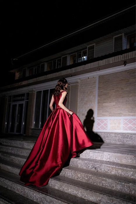 Роскошное вечернее платье