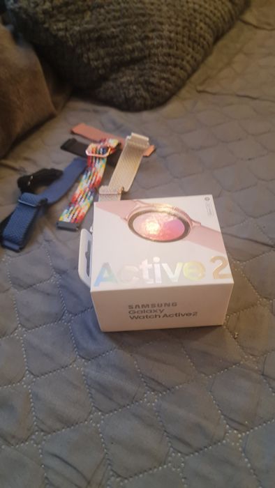 Смарт часовник Samsung active 2