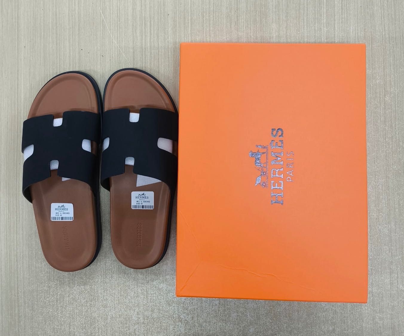 Мъжки чехли на марката Hermès