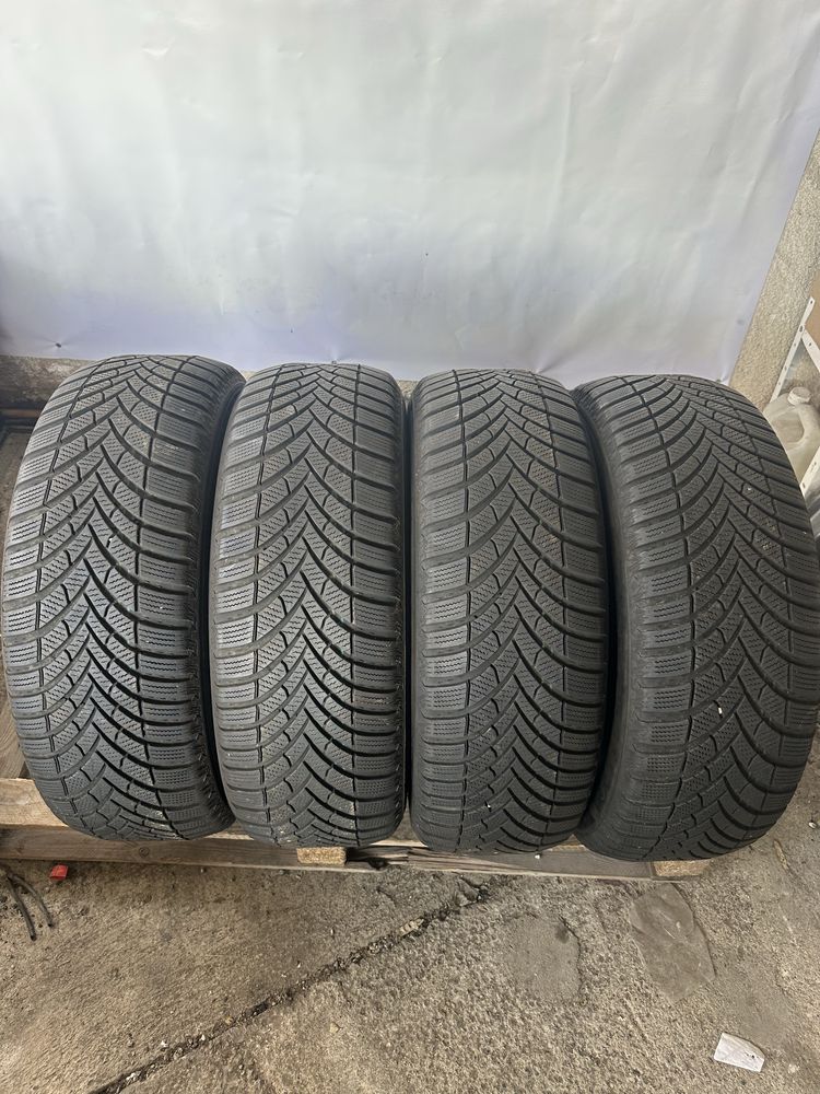 215/60/16 Semperit 4бр дот22