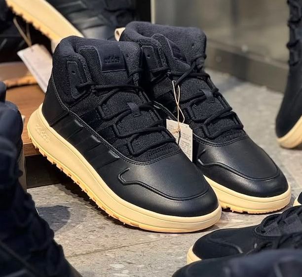 Продам кроссовки Adidas termo Original