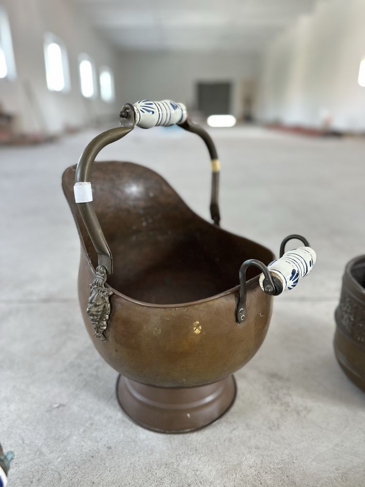 Антична холандска медна кофа за въглища с делфтска синя дръжка 1920г.