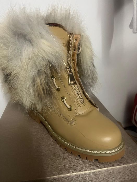 Bocanci cu blana naturala de vulpe pe exterior si in interior blana