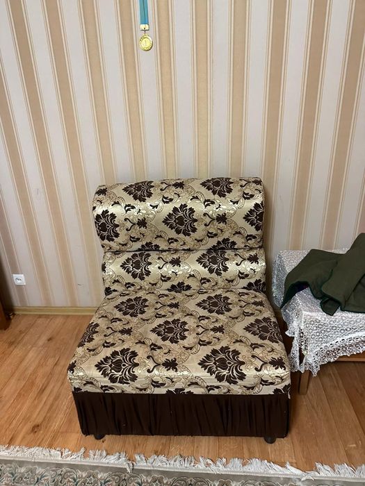 Продам диван с креслом