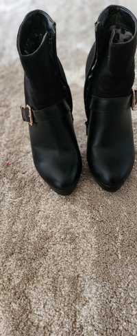 Botine imitatie piele