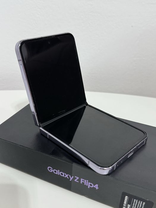 Samsung Galaxy Z Flip4