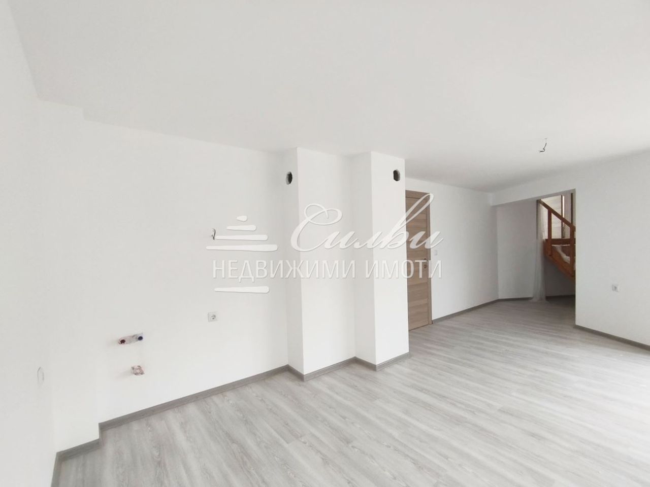 Продава се Мезонет в Шумен, Дивизионна болница - 165 кв.м за 943 €/кв.м - Снимка #3