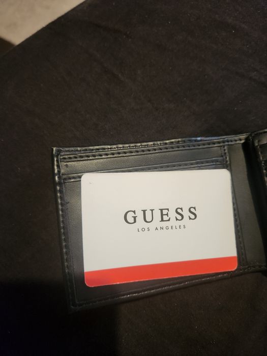 Оригинално портмоне guess