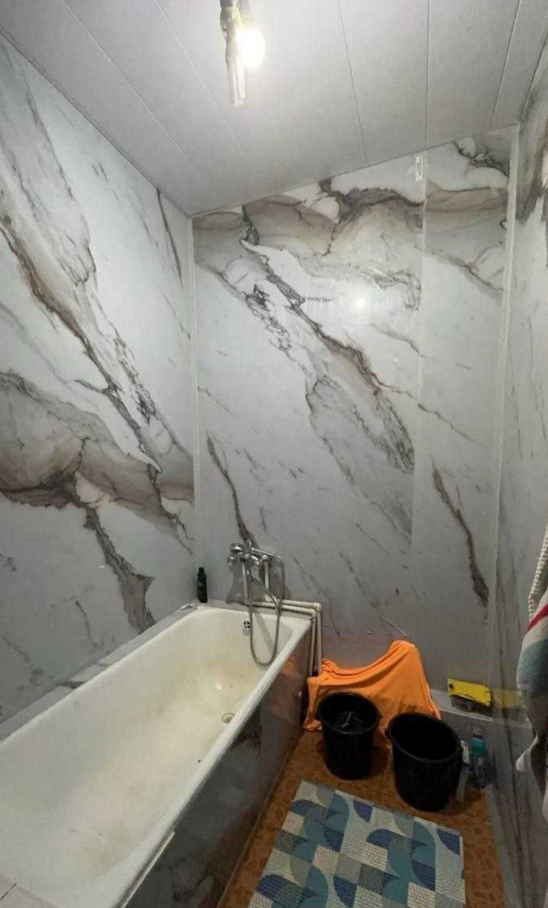 Yunusabad 18 kvartal 2 xona 3 etaj 58² sotiladi