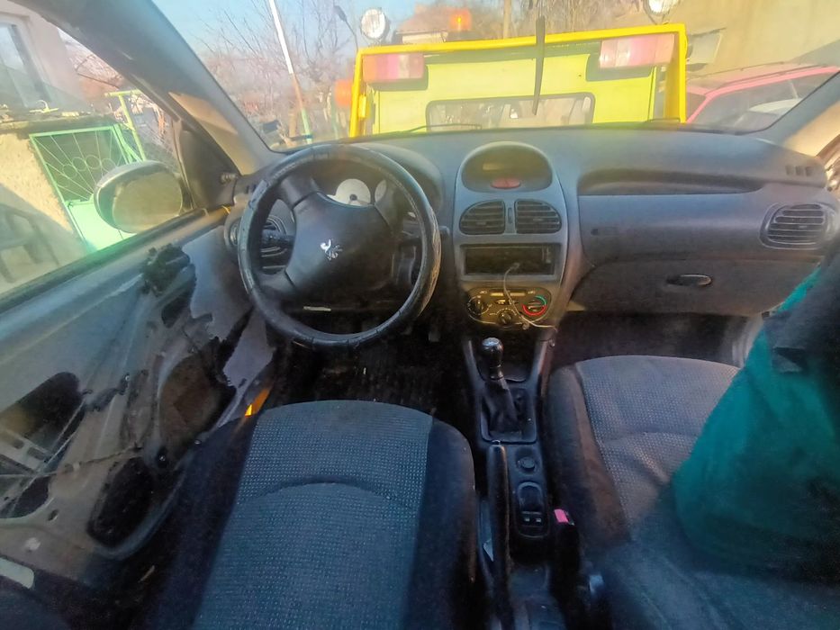 Пежо 206 комби 2000d 90 коня цяла на части