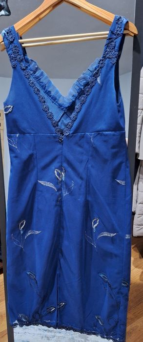 Vând rochie din dantelă, albastră, mărimea 38-40