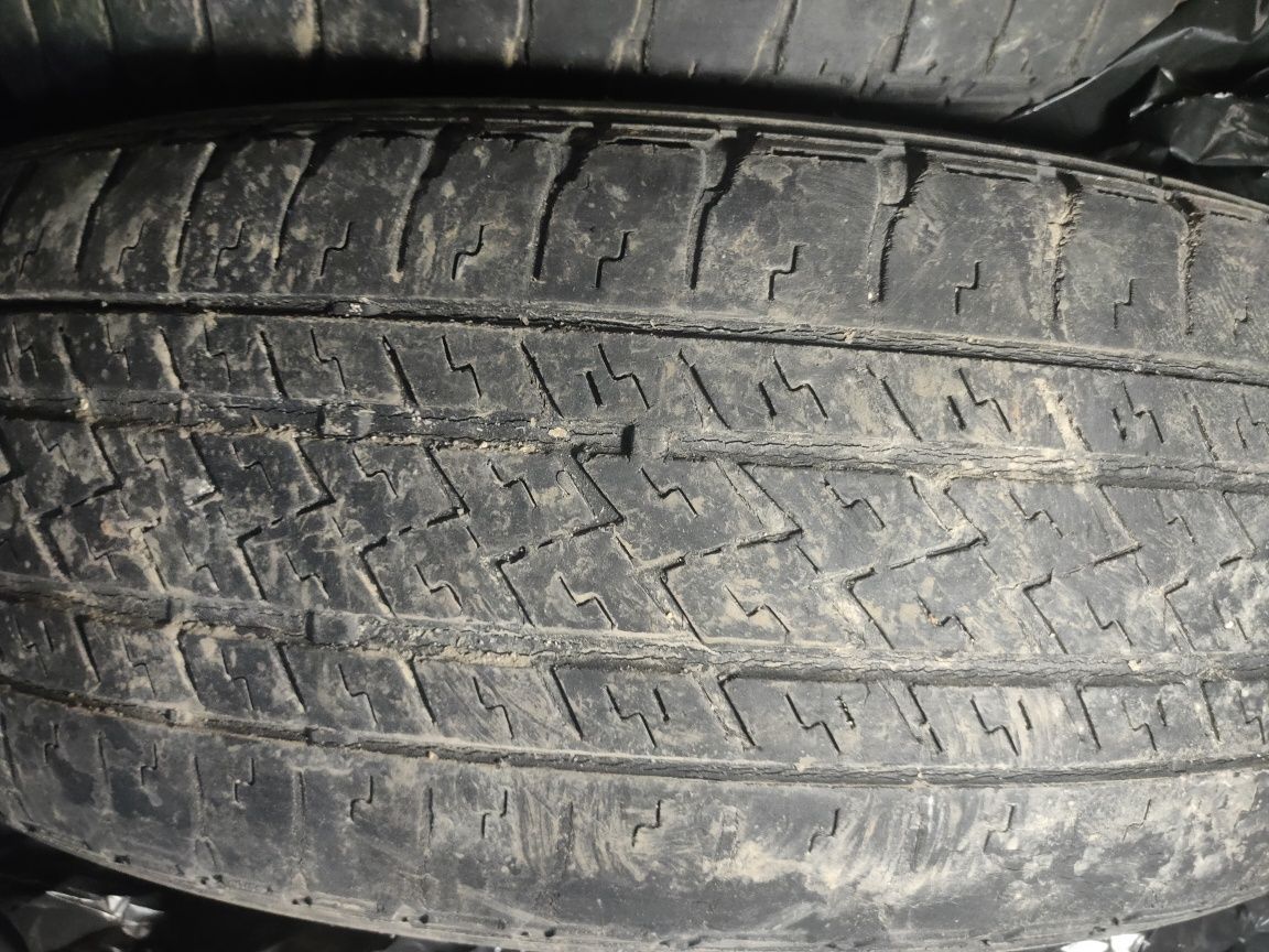 Продам Шины 215/65r16