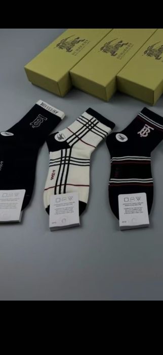 Șosete Burberry, model 2026, prețul este ptr o pereche