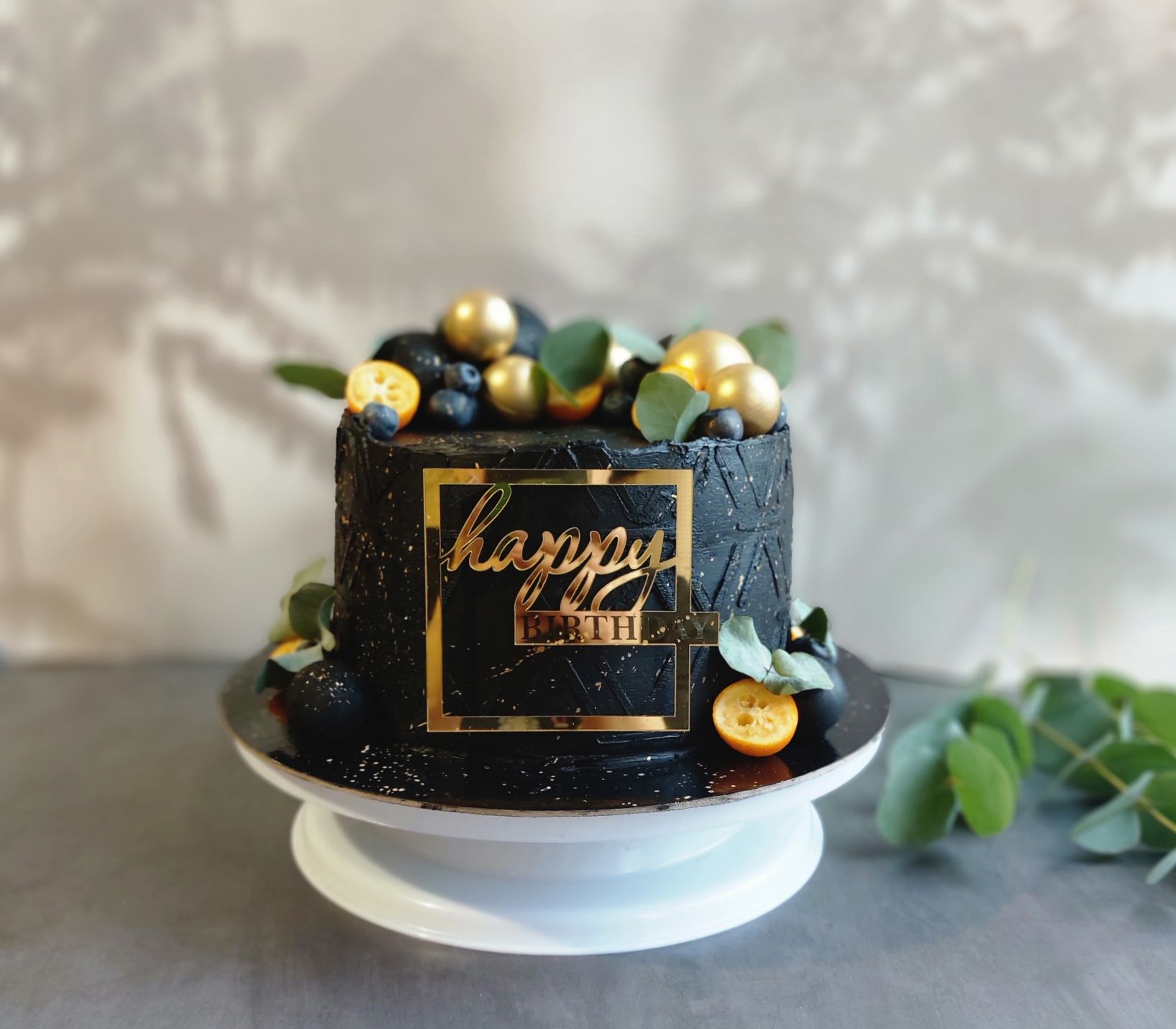 Торты на заказ, торты с короной ,короны отдельно( в наличии)