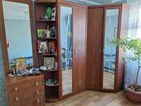 Шкаф угловой,плательный с полками