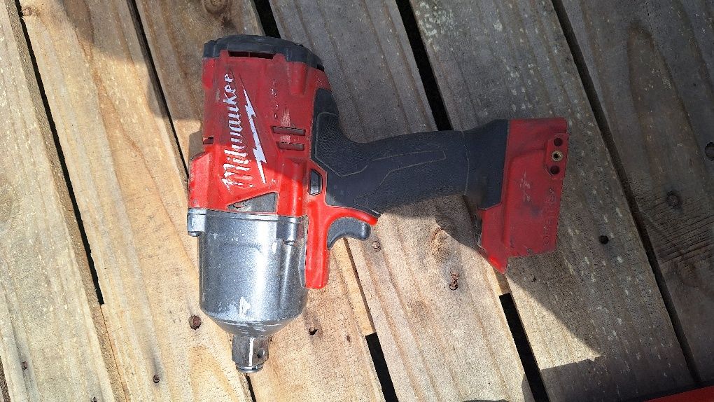 Masina de insurubat cu impact Milwaukee M18 patrat de 3/4;