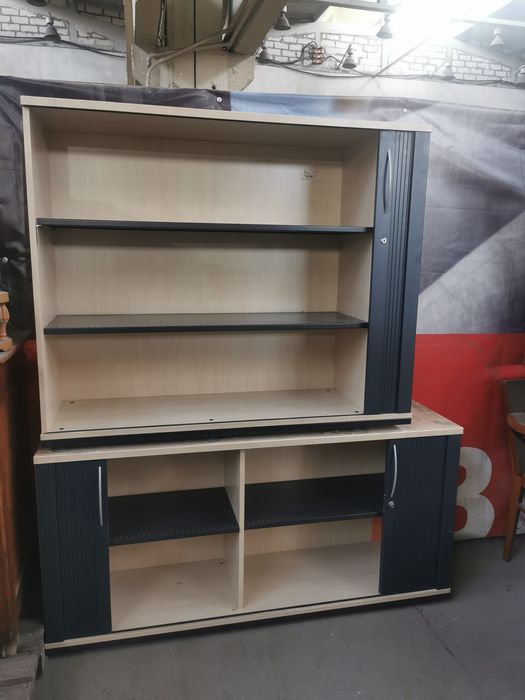 Офис шкафове със затваряне тип хармоника.