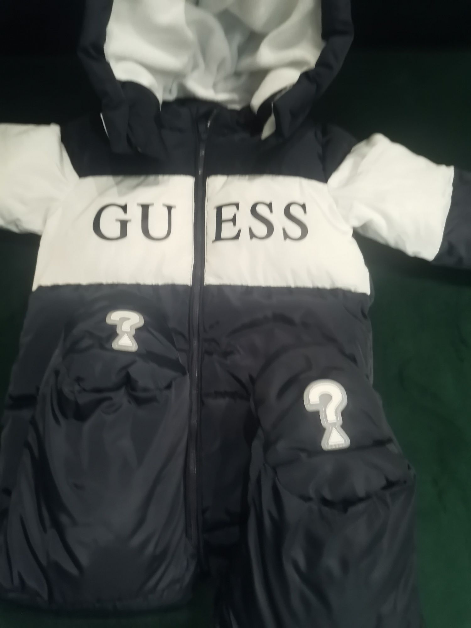 Бебешко космонавтче Guess