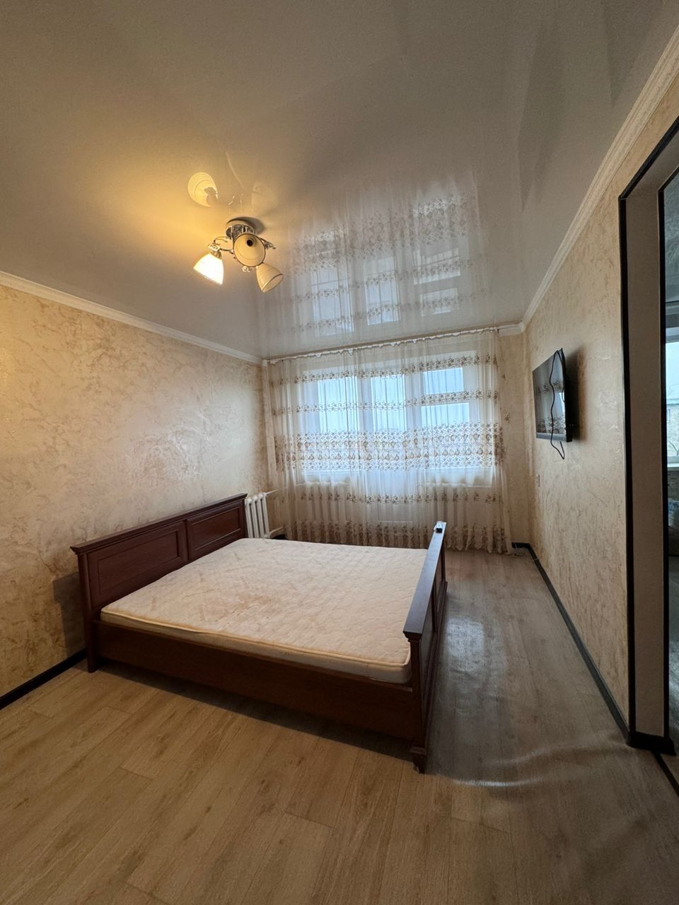 Продам 1 комнатную квартиру в центре города 4 этаж, Мангилик Ел 10
