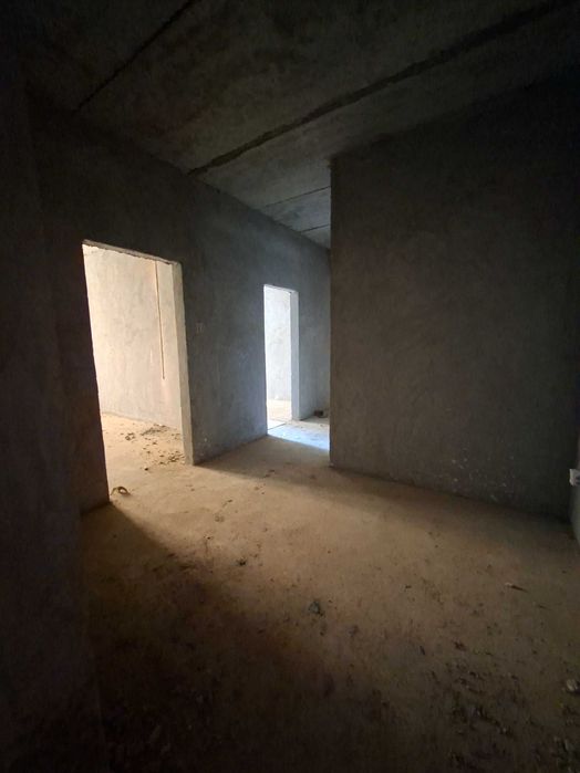 3х комнатная квартира 91кв/м в состоянии коробки, Вокзал