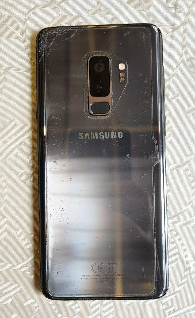 Samsung S9 + полностью в рабочем состоянии.