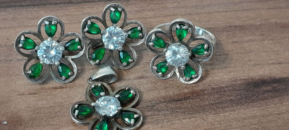 Продам серебряный набор