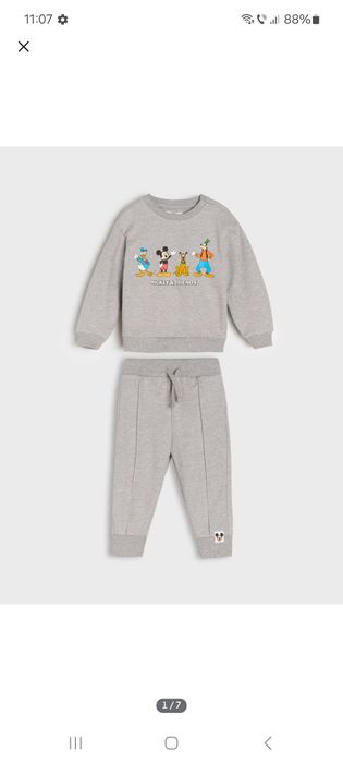 De vânzare un set trening cu mickey mouse