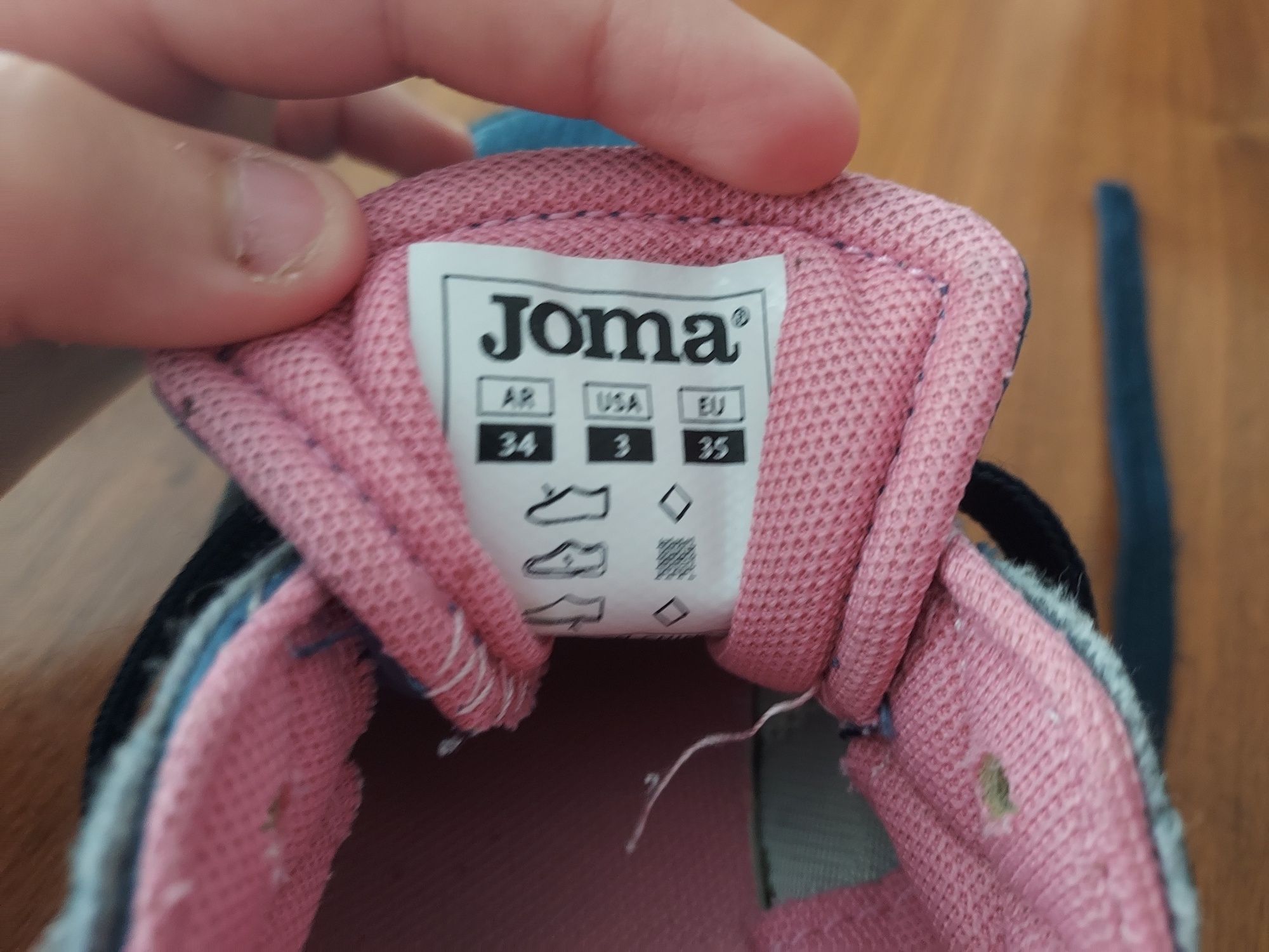 Adidasi pentru fete de la Joma