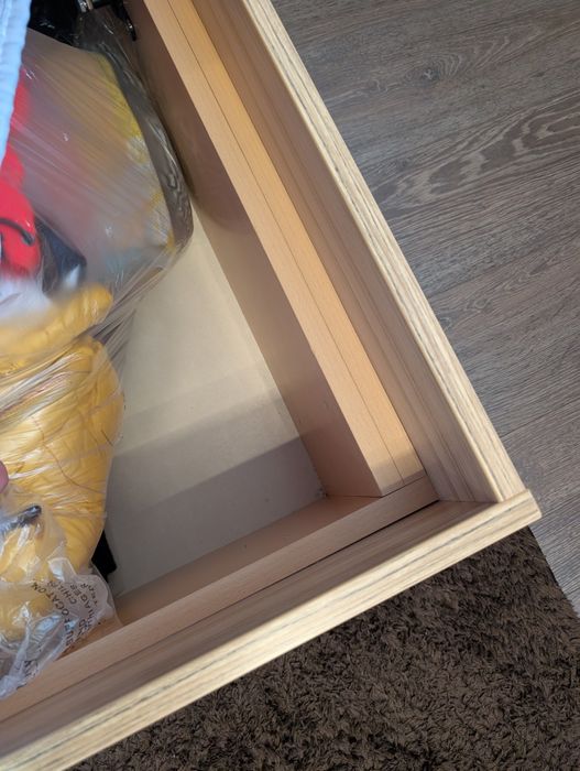 Продавам легло персон и половина