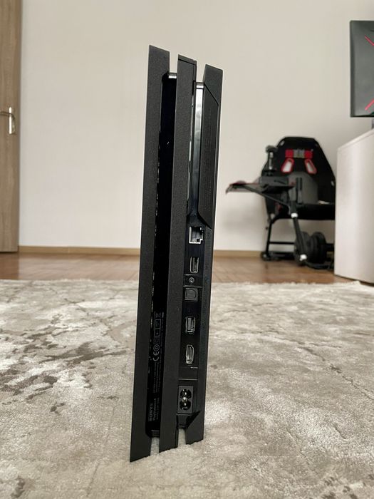 PS 4 Pro 1TB - stare excelenta - fără manetă - testată și funcțională
